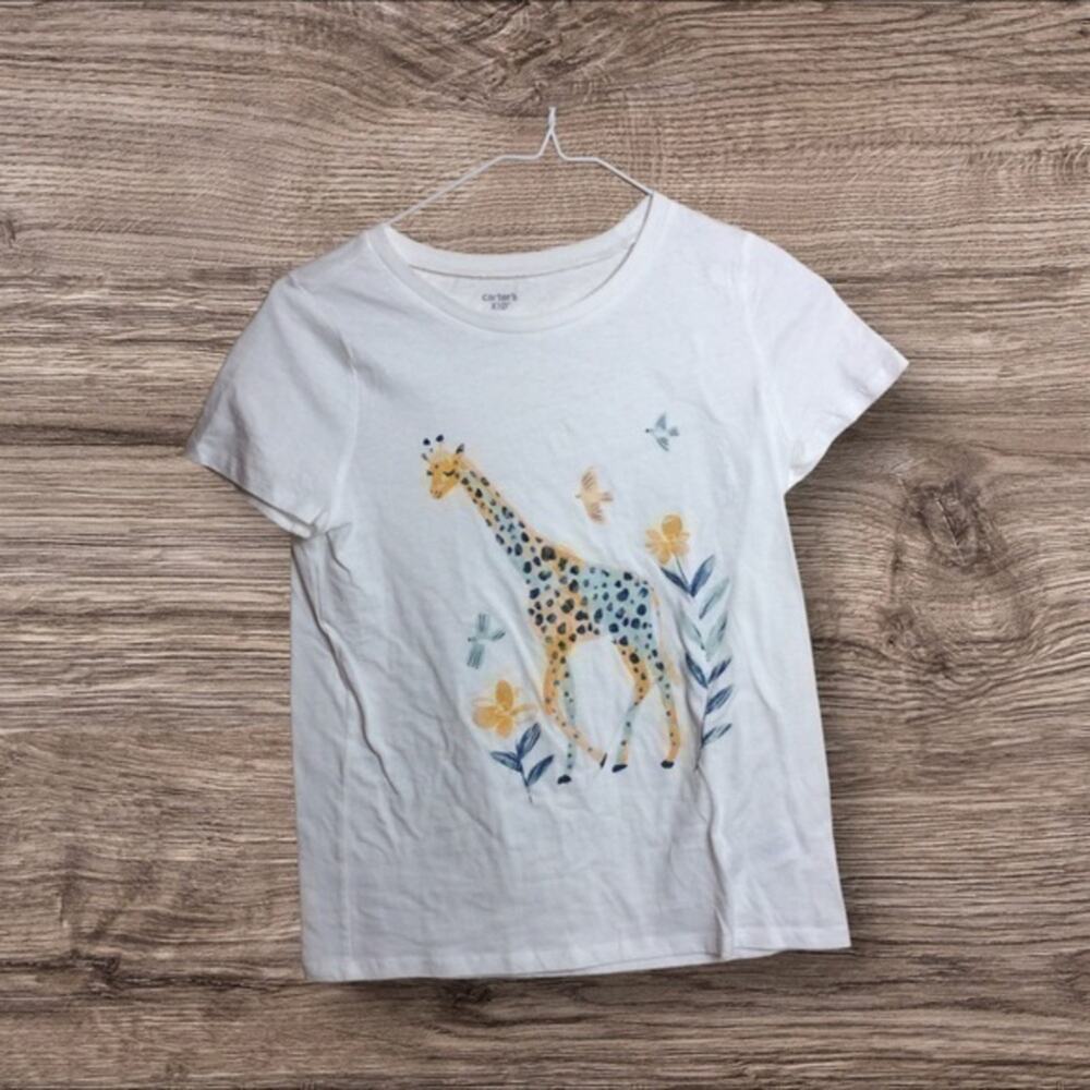 Carter’s white short sleeve giraffe T-shirt. Size 14.